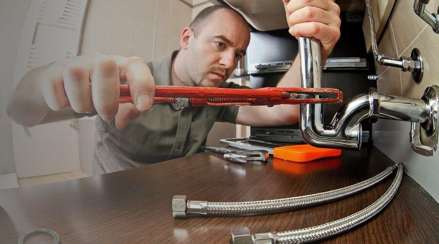 Professional expert plumbing services in Devine, TX